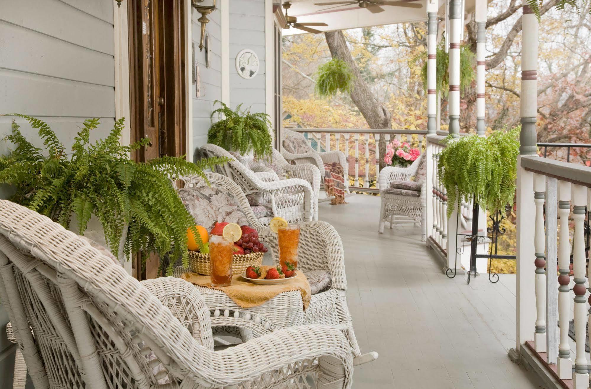 Arsenic And Old Lace Bed & Breakfast Inn Eureka Springs Exterior photo