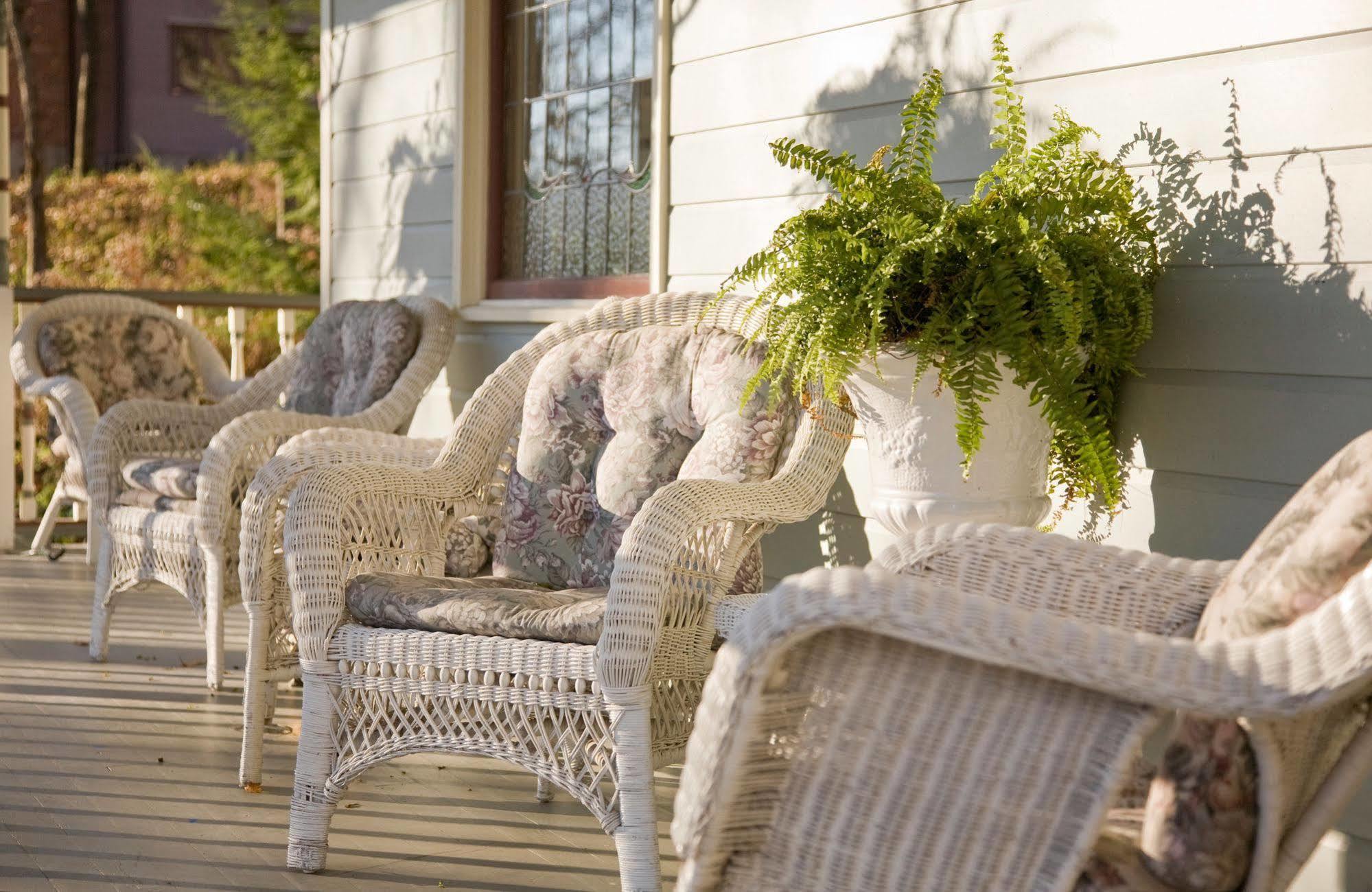 Arsenic And Old Lace Bed & Breakfast Inn Eureka Springs Exterior photo